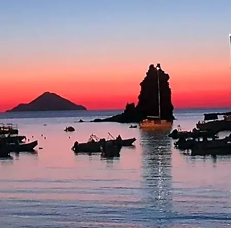 Kyria Luxury 4* ليباري