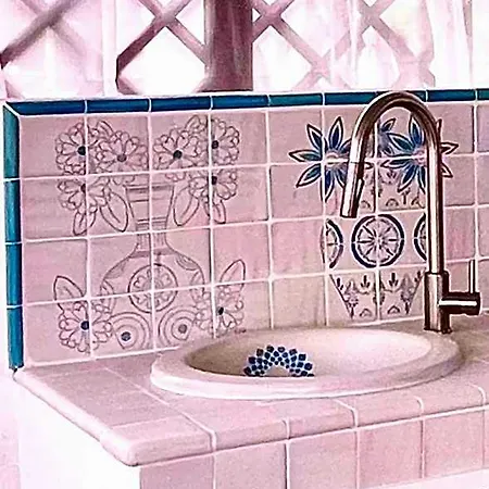 Kyria Luxury ليباري